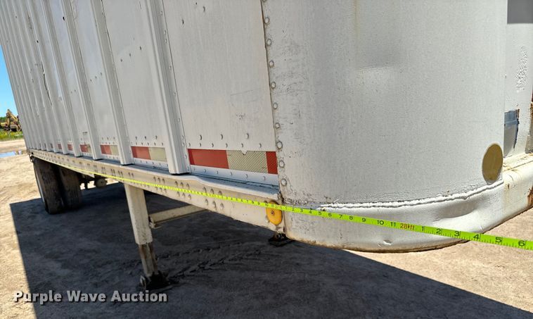 image for item NL9923 1984 Fruehauf dry van trailer