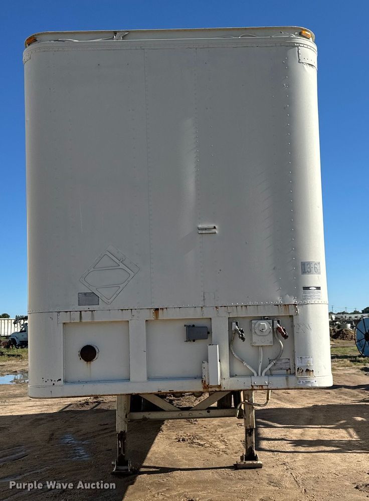 image for item NL9926 1984 Fruehauf FCGX-FL1-28 dry van trailer