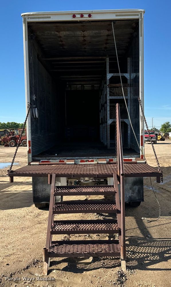 image for item NL9926 1984 Fruehauf FCGX-FL1-28 dry van trailer