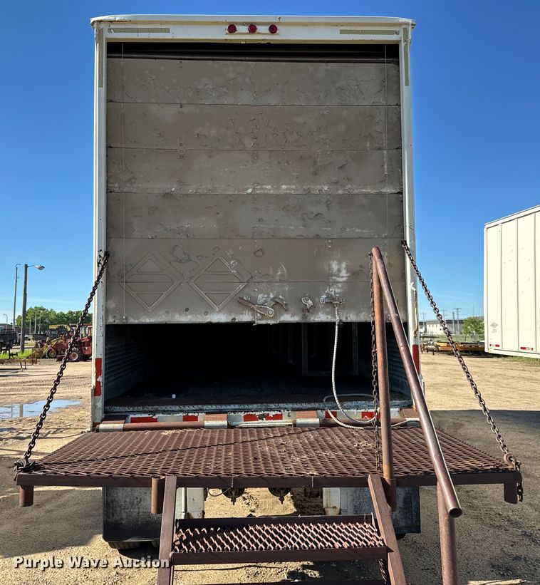 image for item NL9926 1984 Fruehauf FCGX-FL1-28 dry van trailer