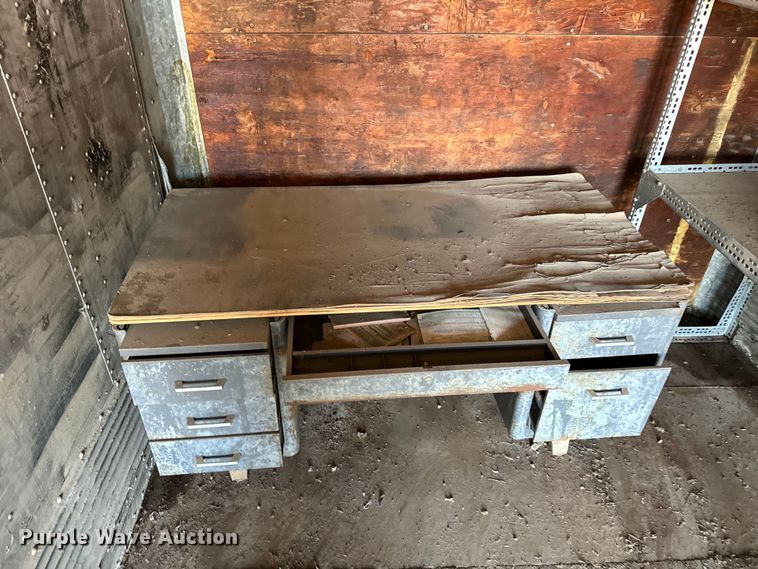 image for item NL9926 1984 Fruehauf FCGX-FL1-28 dry van trailer