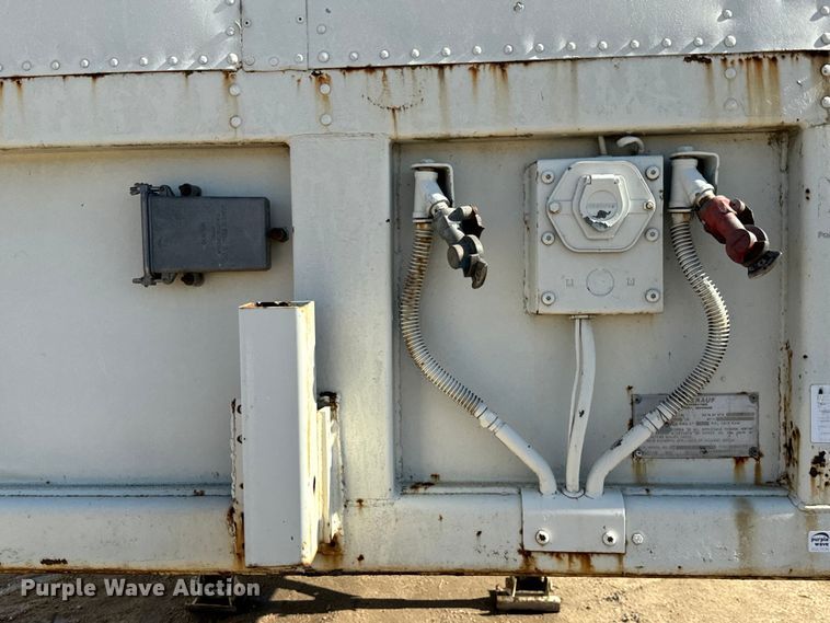 image for item NL9926 1984 Fruehauf FCGX-FL1-28 dry van trailer