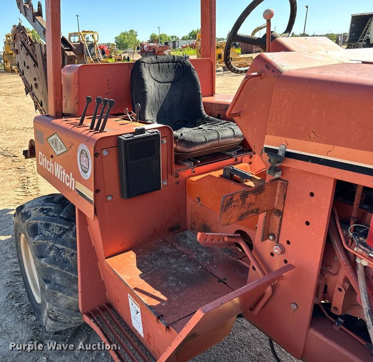 image for item NL9927 1996 Ditch Witch 5110 trencher