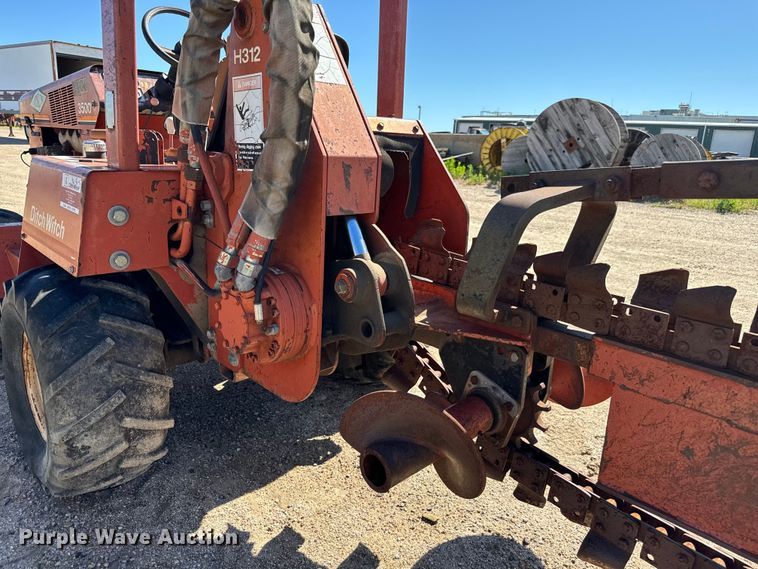 image for item NL9928 1990 Ditch Witch  3500 LSB trencher