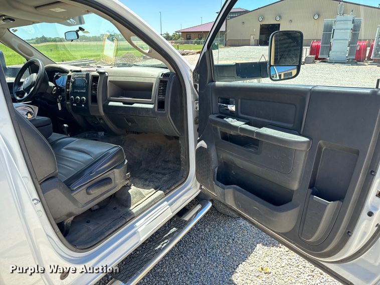 image for item NL9929 2012 Dodge Ram 5500HD bucket truck