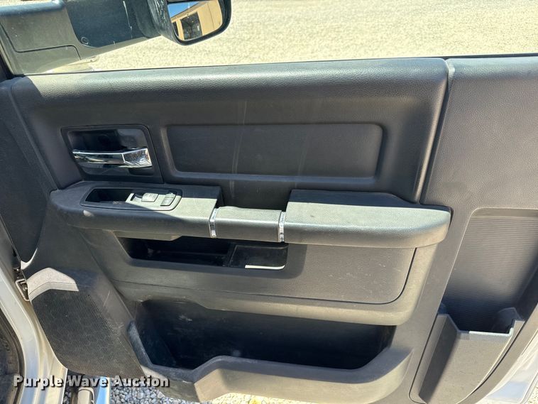 image for item NL9929 2012 Dodge Ram 5500HD bucket truck