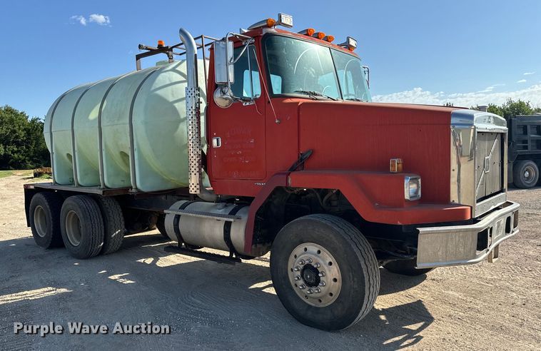 image for item NL9937 1996 Volvo  tank truck