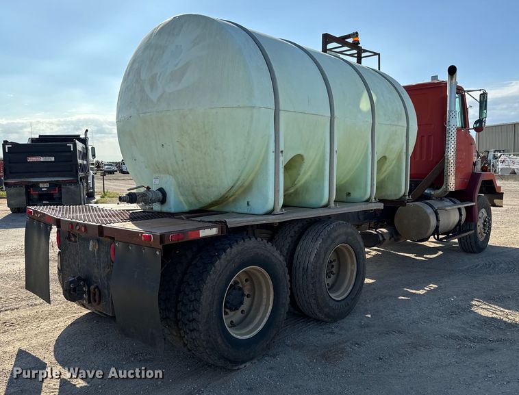 image for item NL9937 1996 Volvo  tank truck