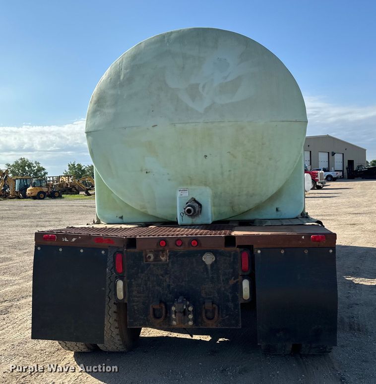 image for item NL9937 1996 Volvo  tank truck