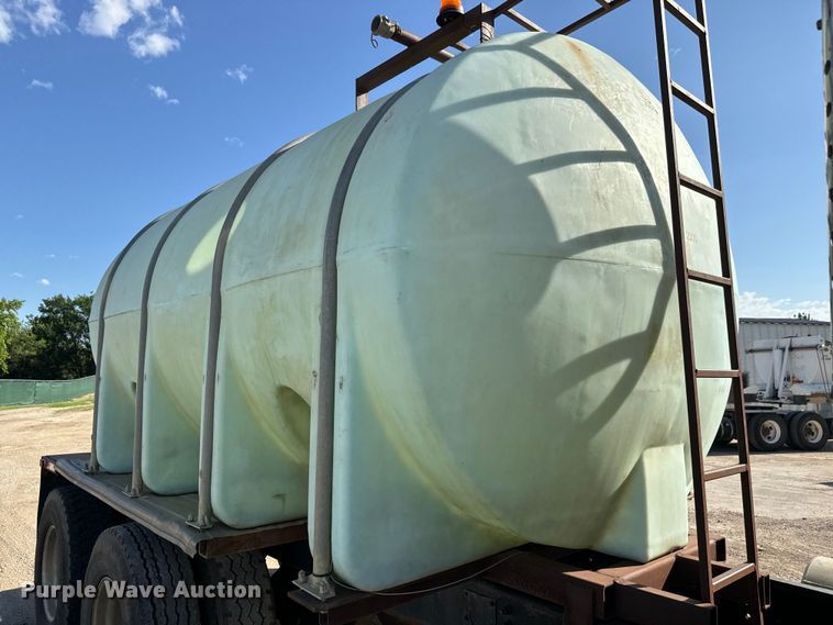 image for item NL9937 1996 Volvo  tank truck