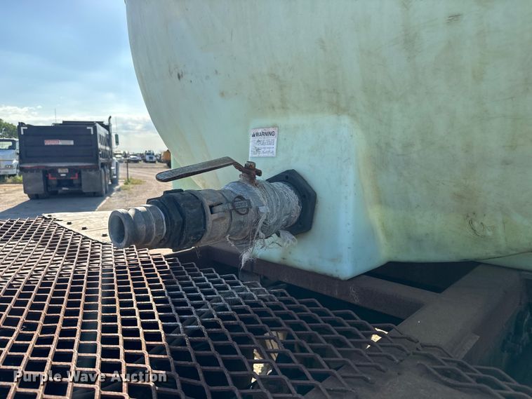 image for item NL9937 1996 Volvo  tank truck