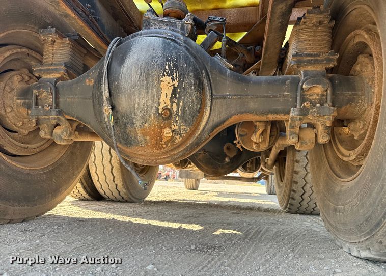 image for item NL9937 1996 Volvo  tank truck