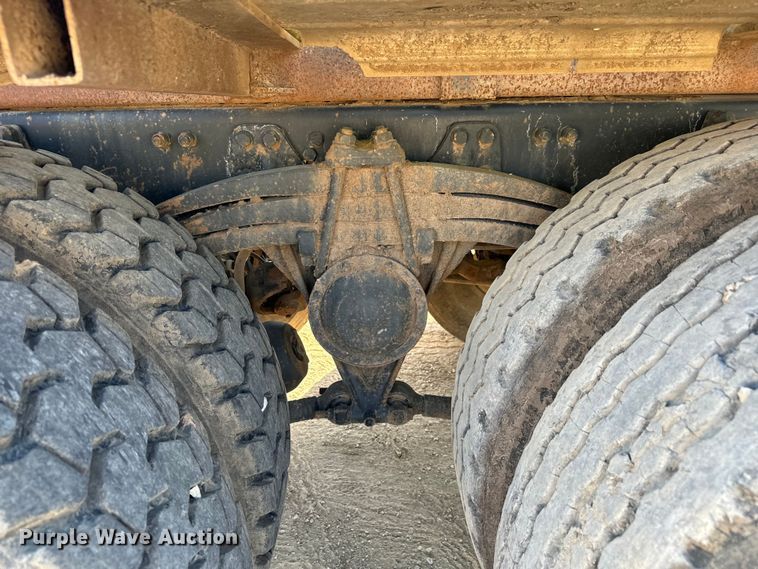 image for item NL9937 1996 Volvo  tank truck