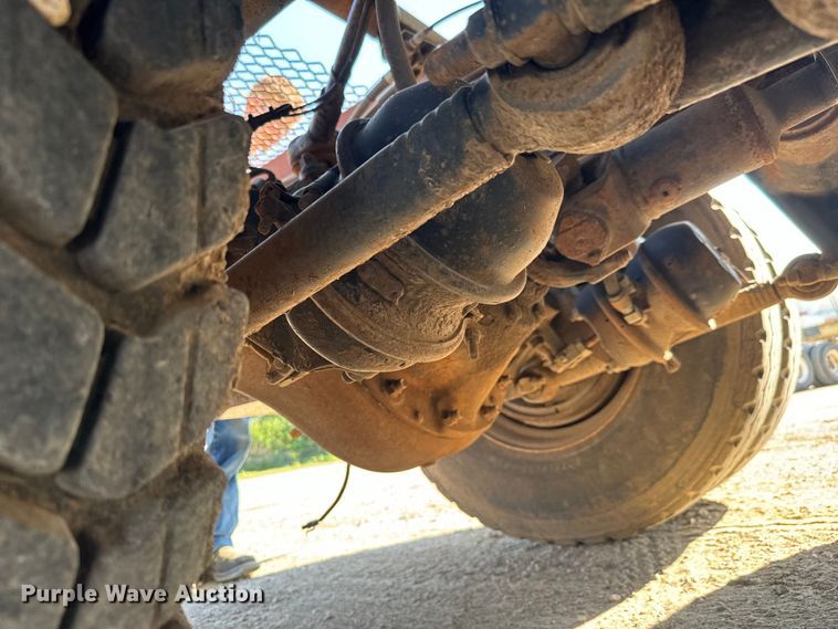 image for item NL9937 1996 Volvo  tank truck