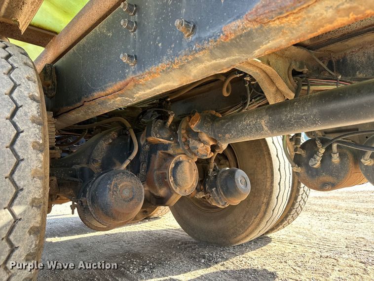 image for item NL9937 1996 Volvo  tank truck