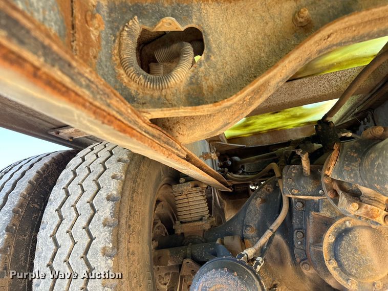 image for item NL9937 1996 Volvo  tank truck