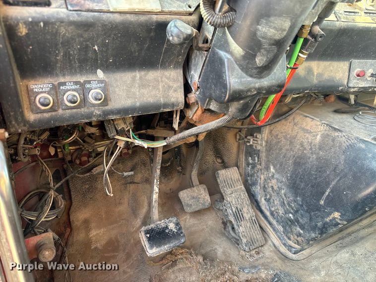 image for item NL9937 1996 Volvo  tank truck