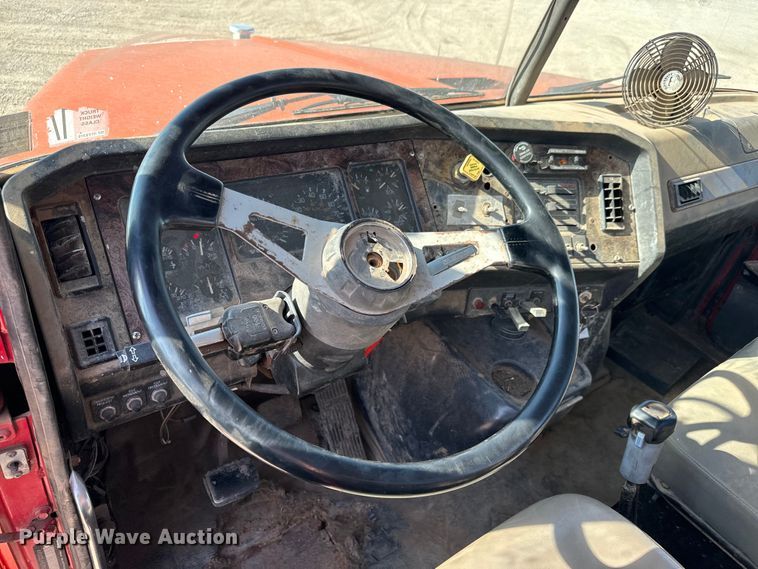 image for item NL9937 1996 Volvo  tank truck