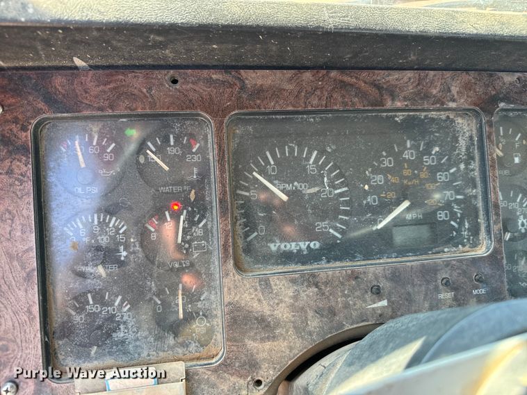 image for item NL9937 1996 Volvo  tank truck