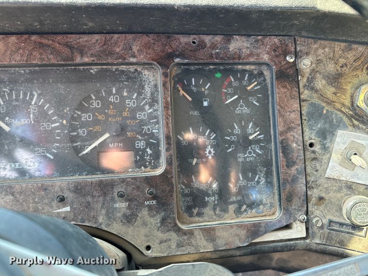 image for item NL9937 1996 Volvo  tank truck