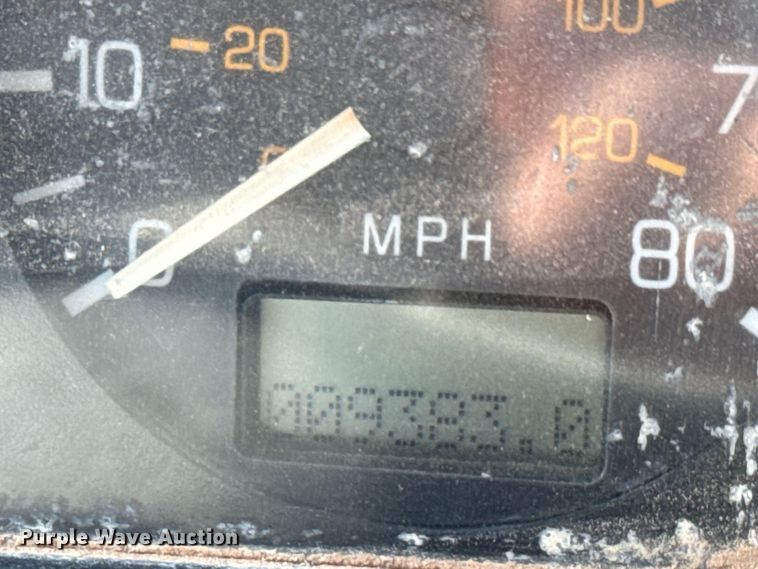 image for item NL9937 1996 Volvo  tank truck