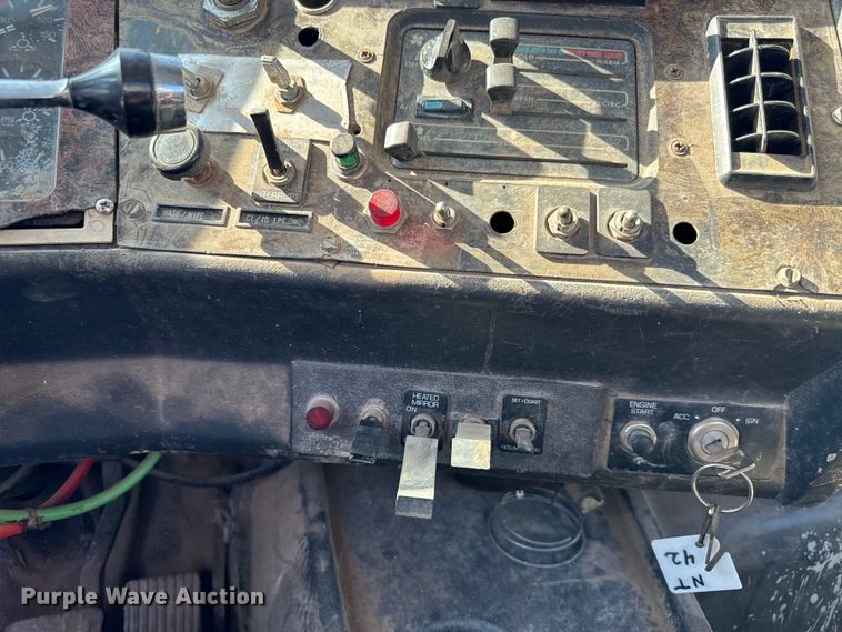 image for item NL9937 1996 Volvo  tank truck