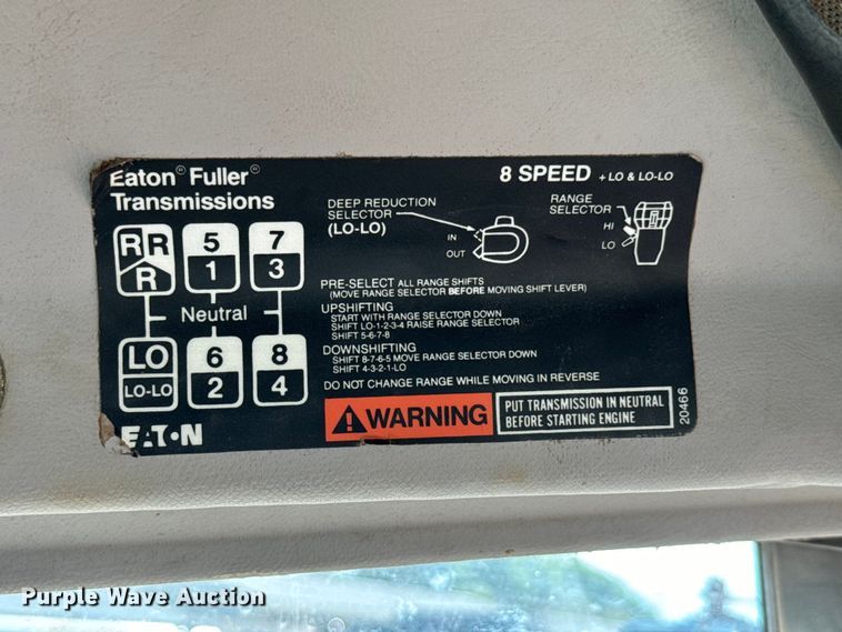 image for item NL9937 1996 Volvo  tank truck