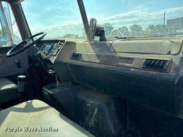 image for item NL9937 1996 Volvo  tank truck