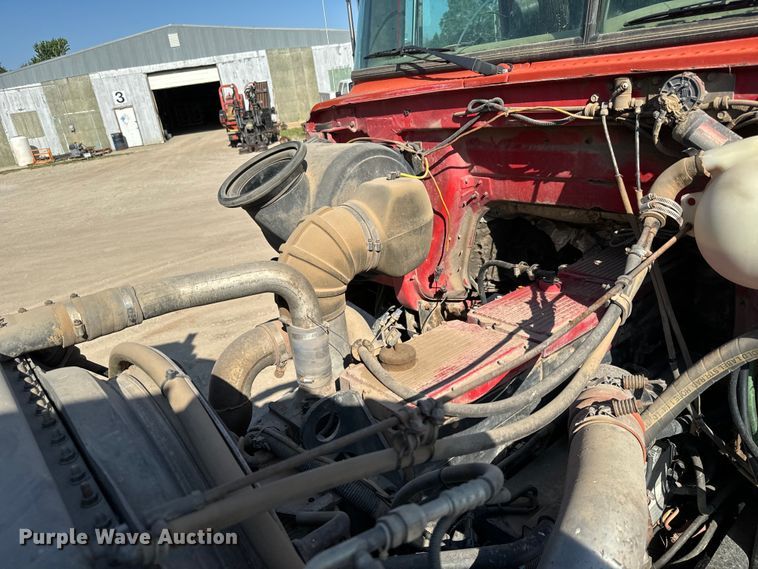 image for item NL9937 1996 Volvo  tank truck