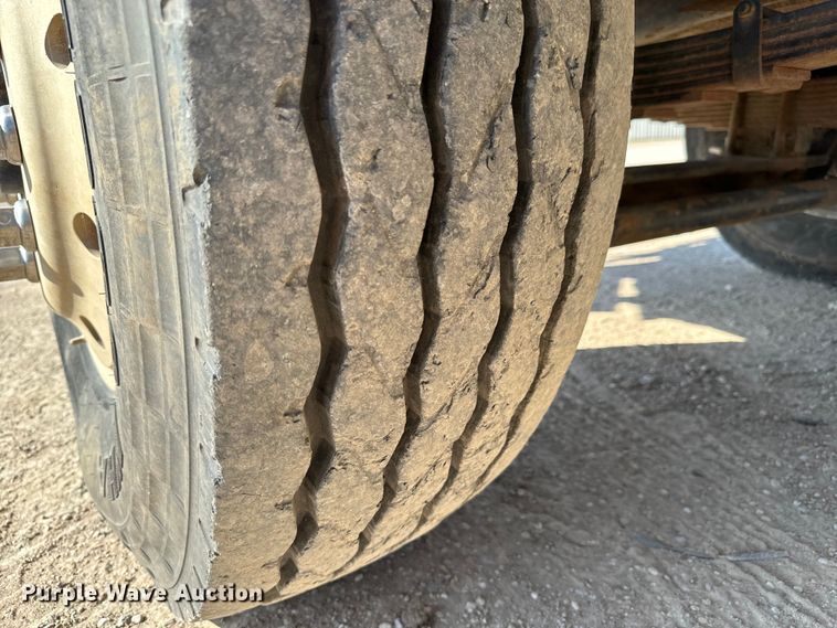 image for item NL9937 1996 Volvo  tank truck