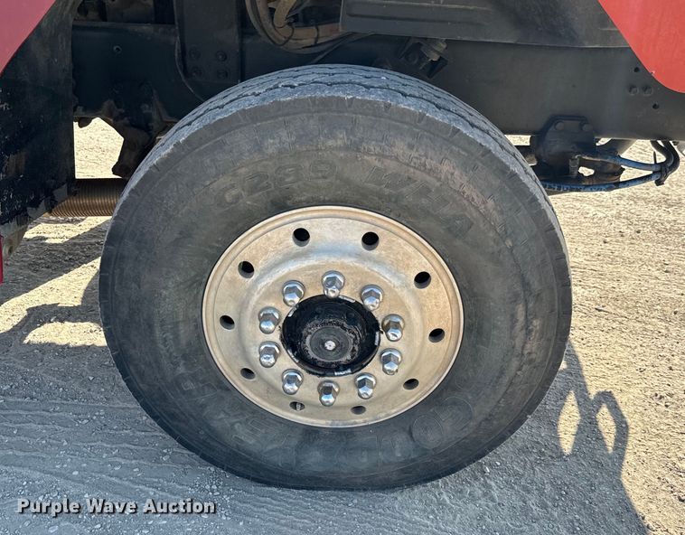 image for item NL9937 1996 Volvo  tank truck