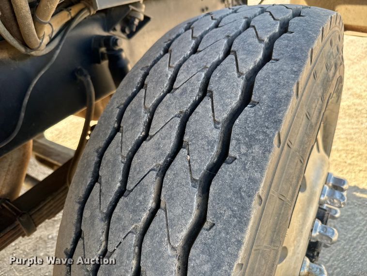 image for item NL9937 1996 Volvo  tank truck