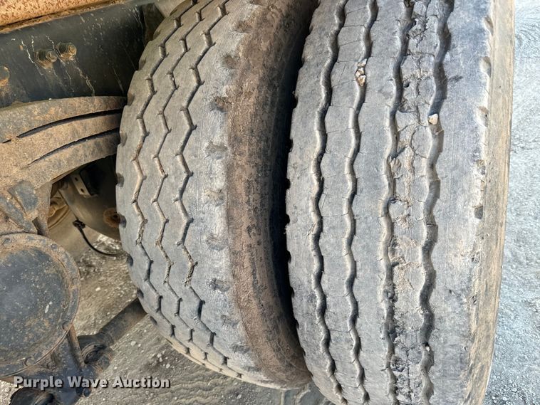 image for item NL9937 1996 Volvo  tank truck