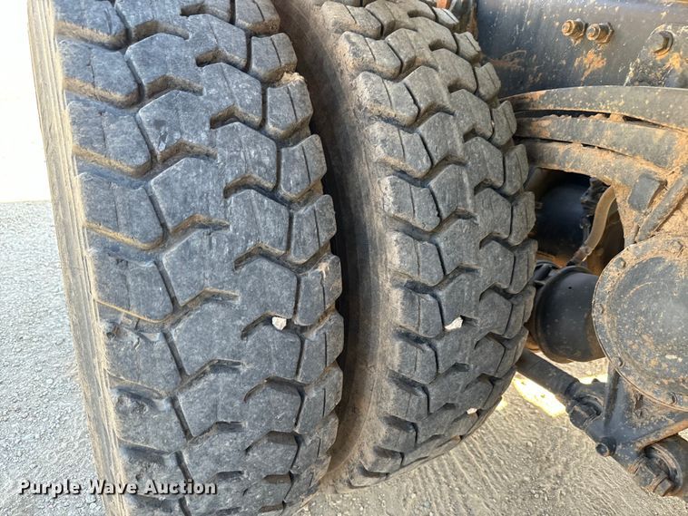 image for item NL9937 1996 Volvo  tank truck