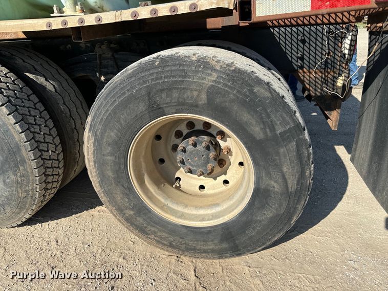 image for item NL9937 1996 Volvo  tank truck