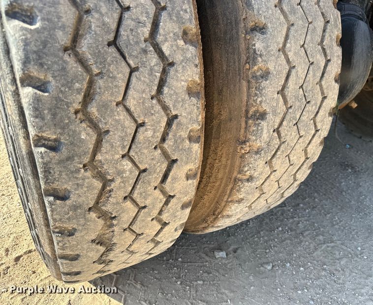 image for item NL9937 1996 Volvo  tank truck