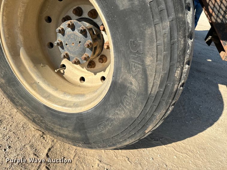 image for item NL9937 1996 Volvo  tank truck