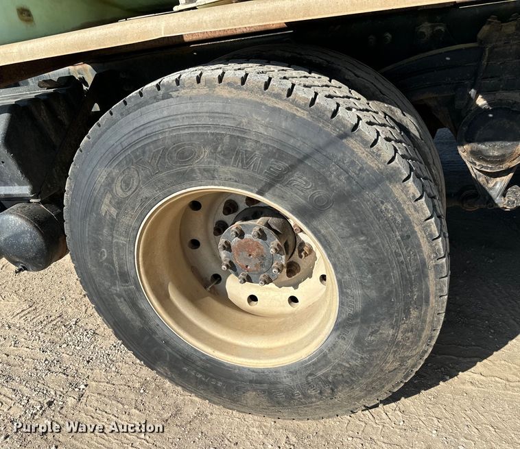 image for item NL9937 1996 Volvo  tank truck