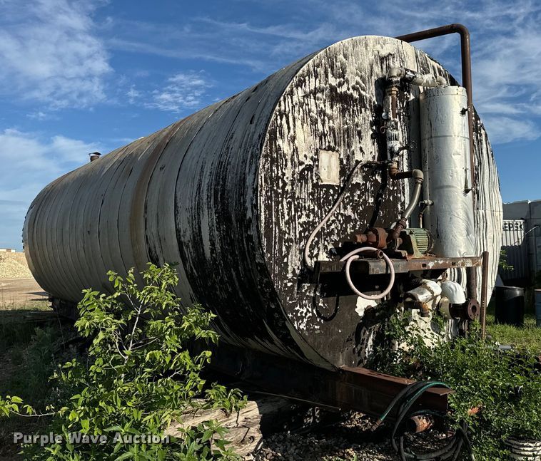 image for item NL9943 Liquid asphalt tank