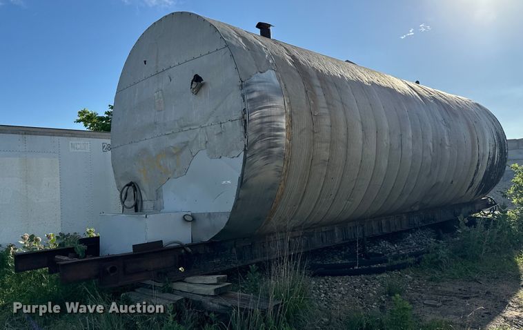 image for item NL9943 Liquid asphalt tank