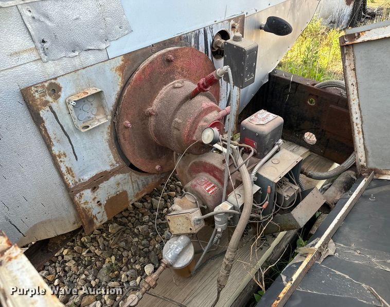 image for item NL9943 Liquid asphalt tank