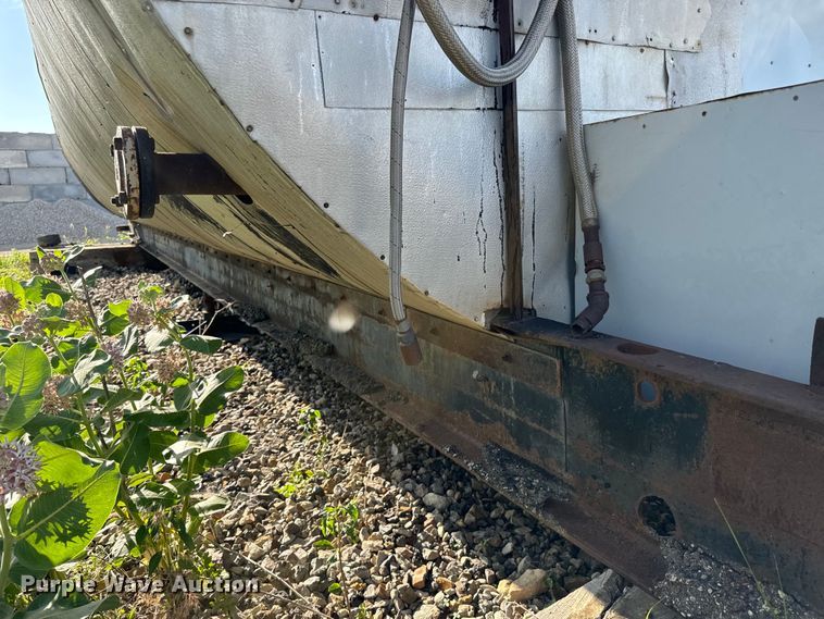 image for item NL9943 Liquid asphalt tank