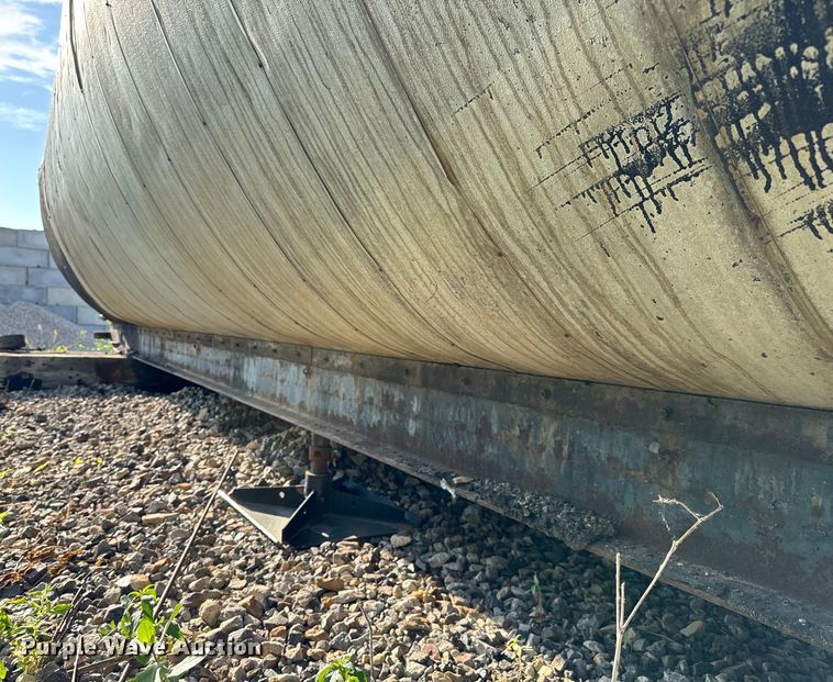 image for item NL9943 Liquid asphalt tank