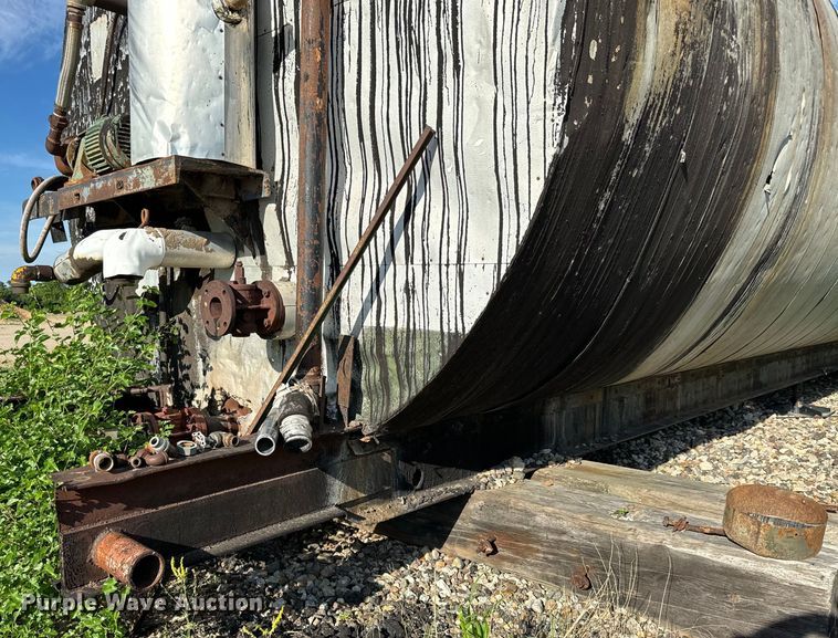 image for item NL9943 Liquid asphalt tank
