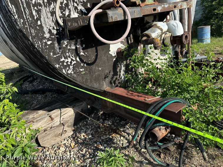 image for item NL9943 Liquid asphalt tank