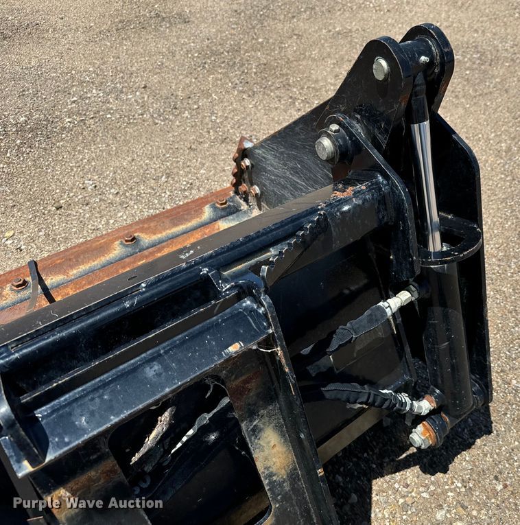 image for item NL9951 Kubota skid steer four-in-one bucket