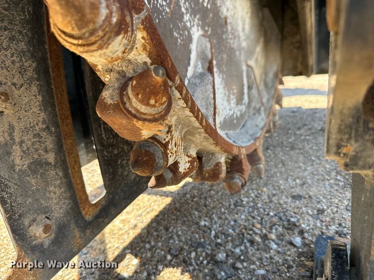 image for item NL9952 Kubota SW3018-4.5 skid steer rock saw