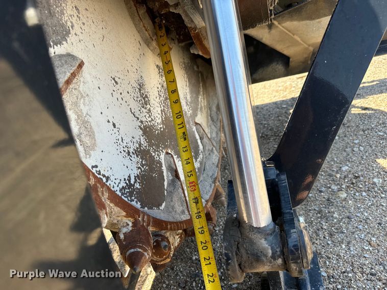 image for item NL9952 Kubota SW3018-4.5 skid steer rock saw