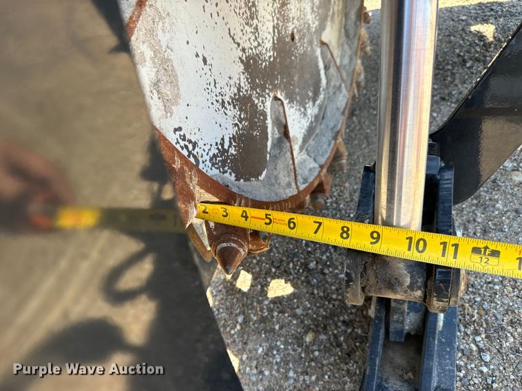 image for item NL9952 Kubota SW3018-4.5 skid steer rock saw