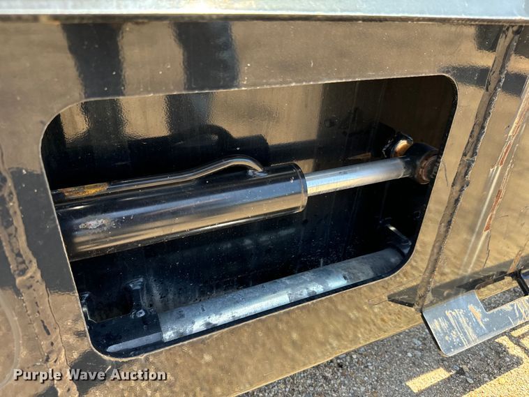 image for item NL9952 Kubota SW3018-4.5 skid steer rock saw